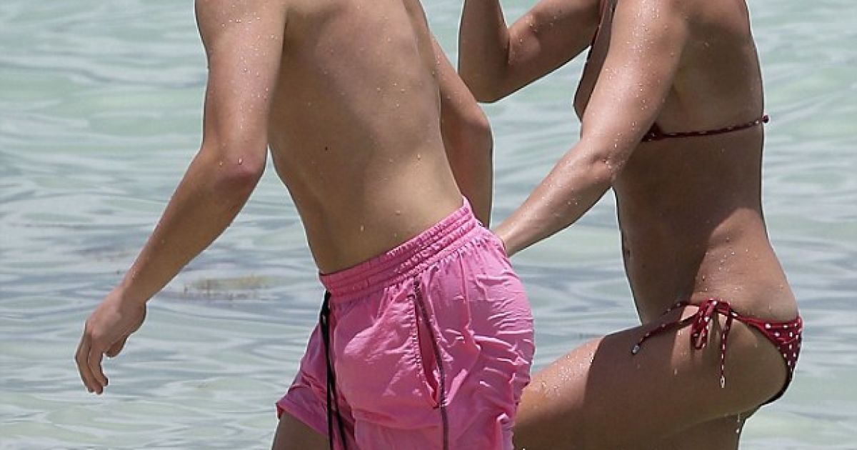 Аршавін з новою пасією в Маямі / © dailymail.co.uk