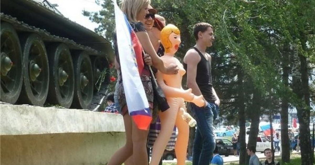 Росіян покарали за нестандартний День Перемоги