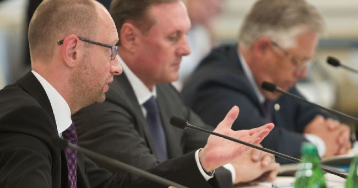 Лідери фракцій прийшли до Януковича