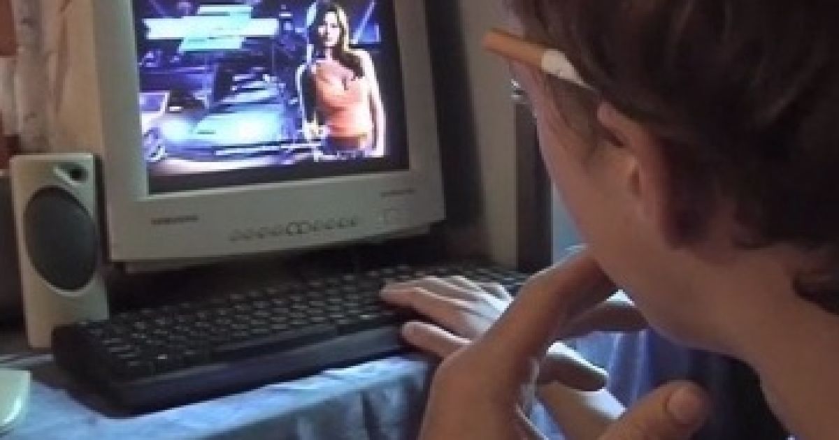 Священик розбещував підлітків за можливість пограти у "стрілялки"