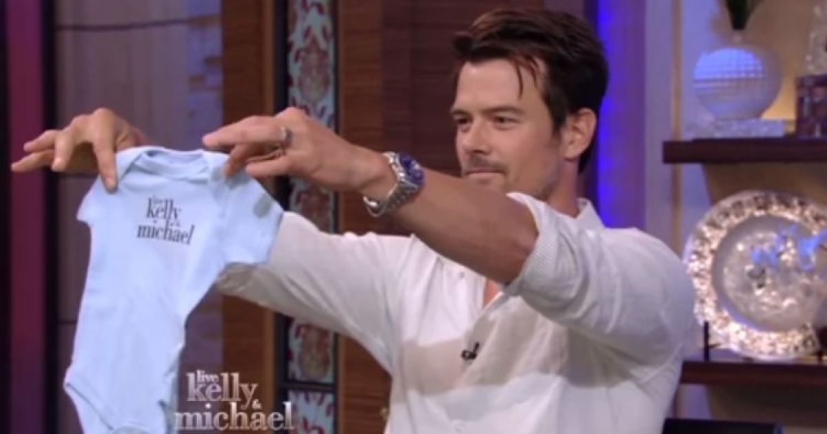 "It's a boy!" - сповістив Дюамель