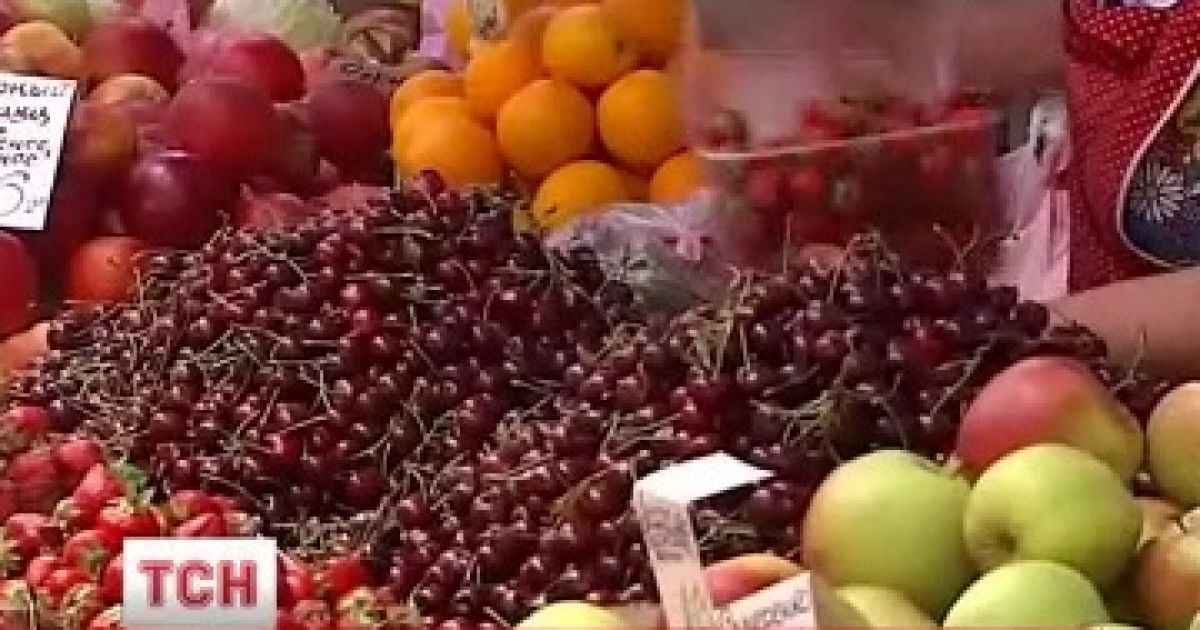 У Києві за черешню просять 35 грн