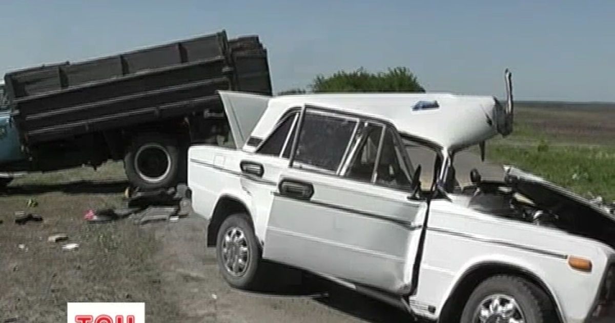 Батьки оцінюють життя своїх дітей у 500 грн, які економлять на автокріслах