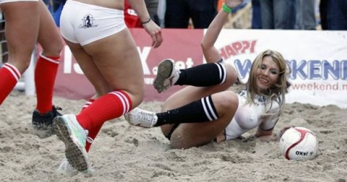 Арбітри "клюнули" на повій