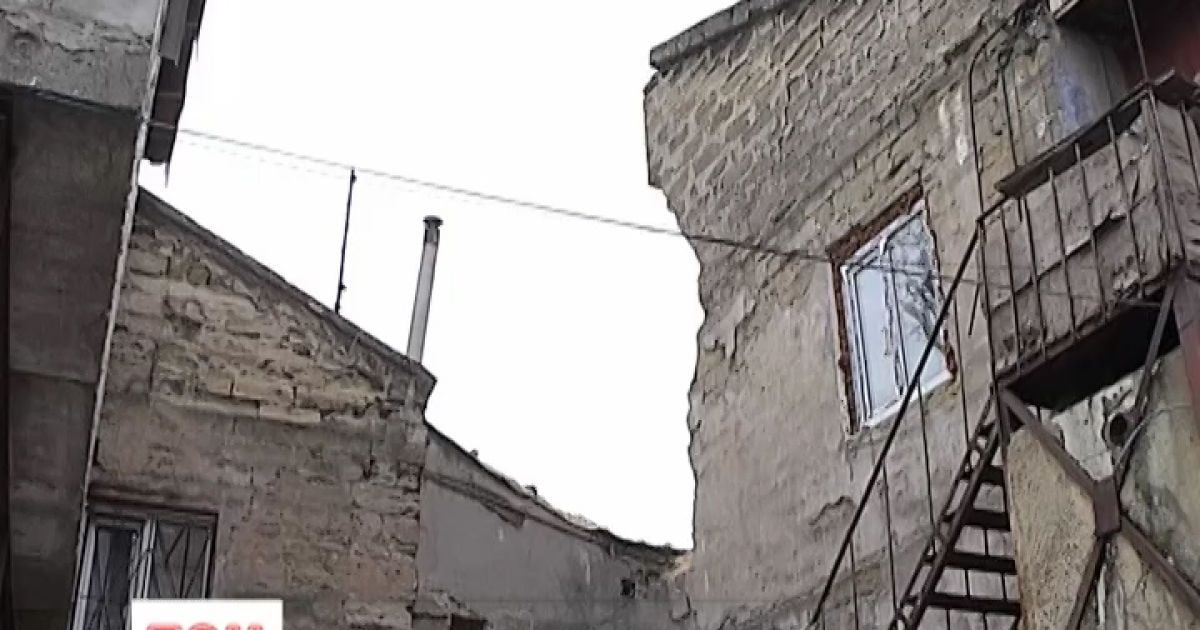 В Одесі будуть відновлювати будинок, що розвалився