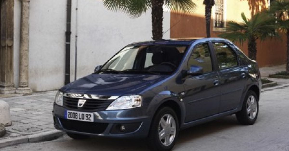 Президент Румунії пересувається на Dacia Logan