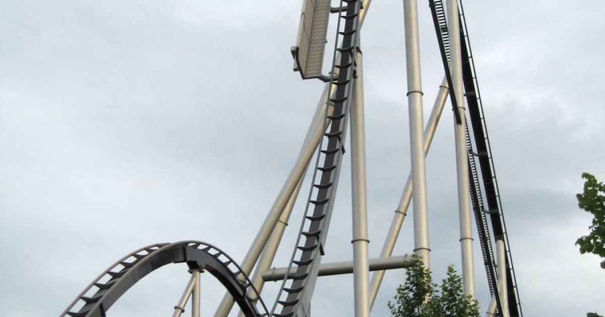 1. Silver Star, Europa Park, Руст (Баден), Німеччина

&laquo;Срібна Зірка&raquo; - найвищі гірки в Європі. Використовуючи систему ланцюгових підйомників, вони спочатку повільно піднімуть вас на висоту 73 метри, а потім будуть кидати і кружляти зі швидкістю до 130 км/год
