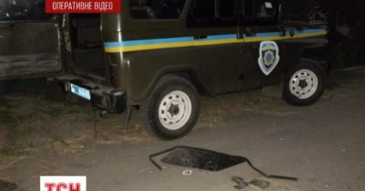 П'яний накинувся на наряд міліції і їхнє авто