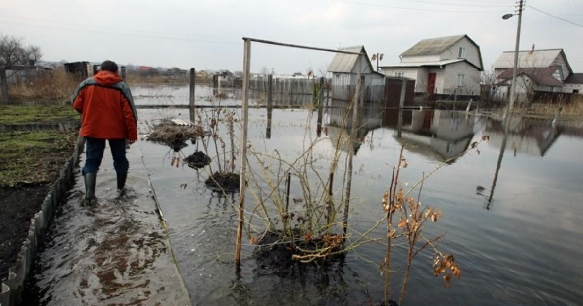 У селі Підгірці вода залила вулиці і будинки