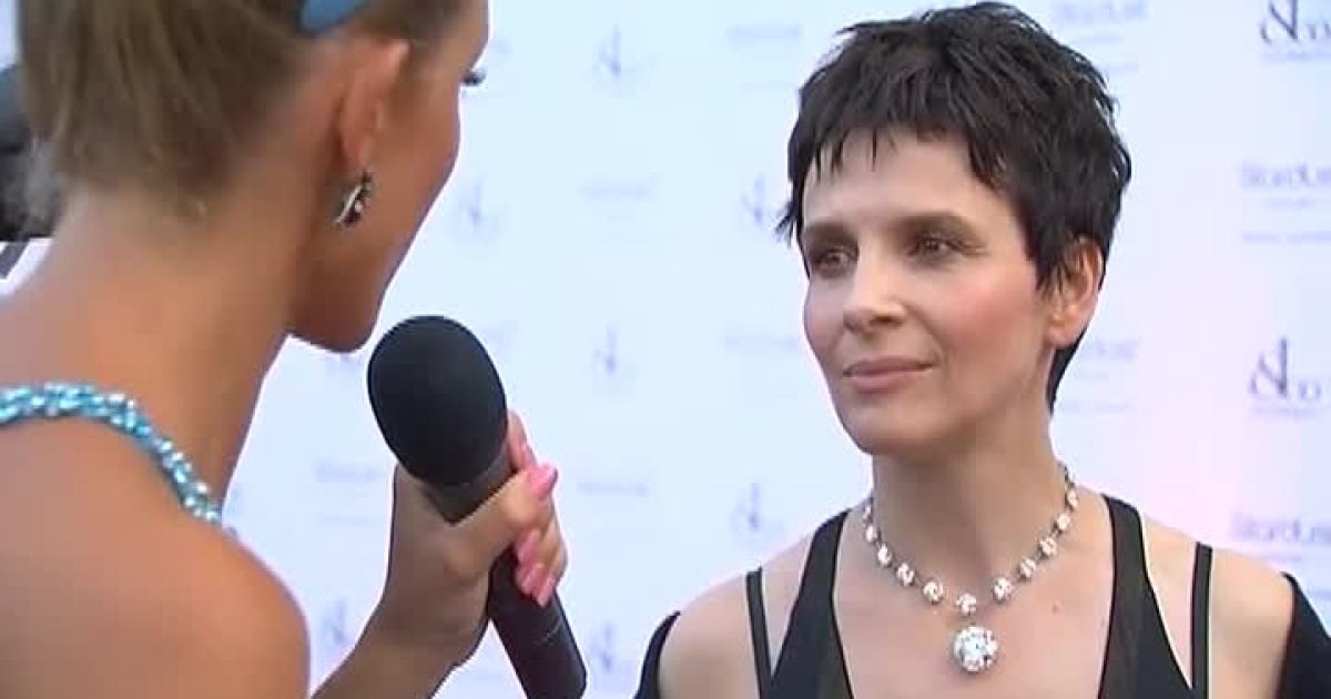 Бінош все ще ображається на Депардьє