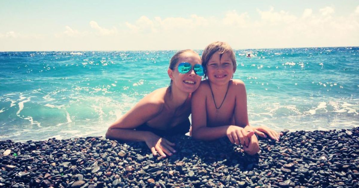 Осадча знайшла час майнути до сина у Крим