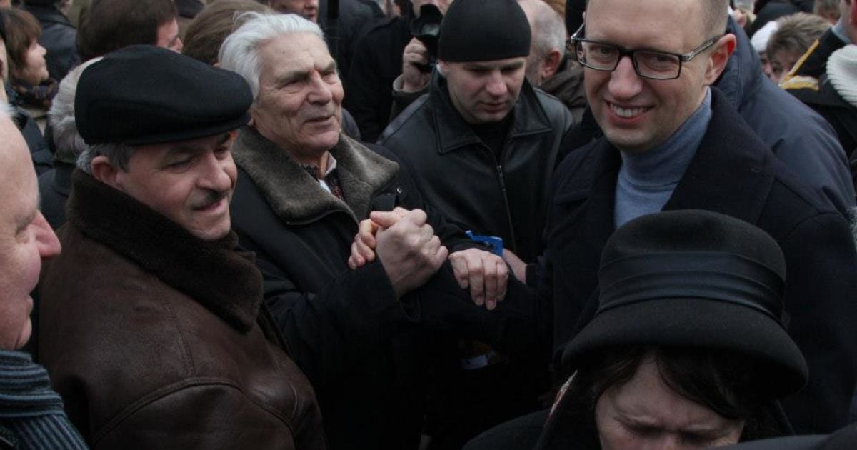 Яценюк почав повстання проти влади у Вінниці.