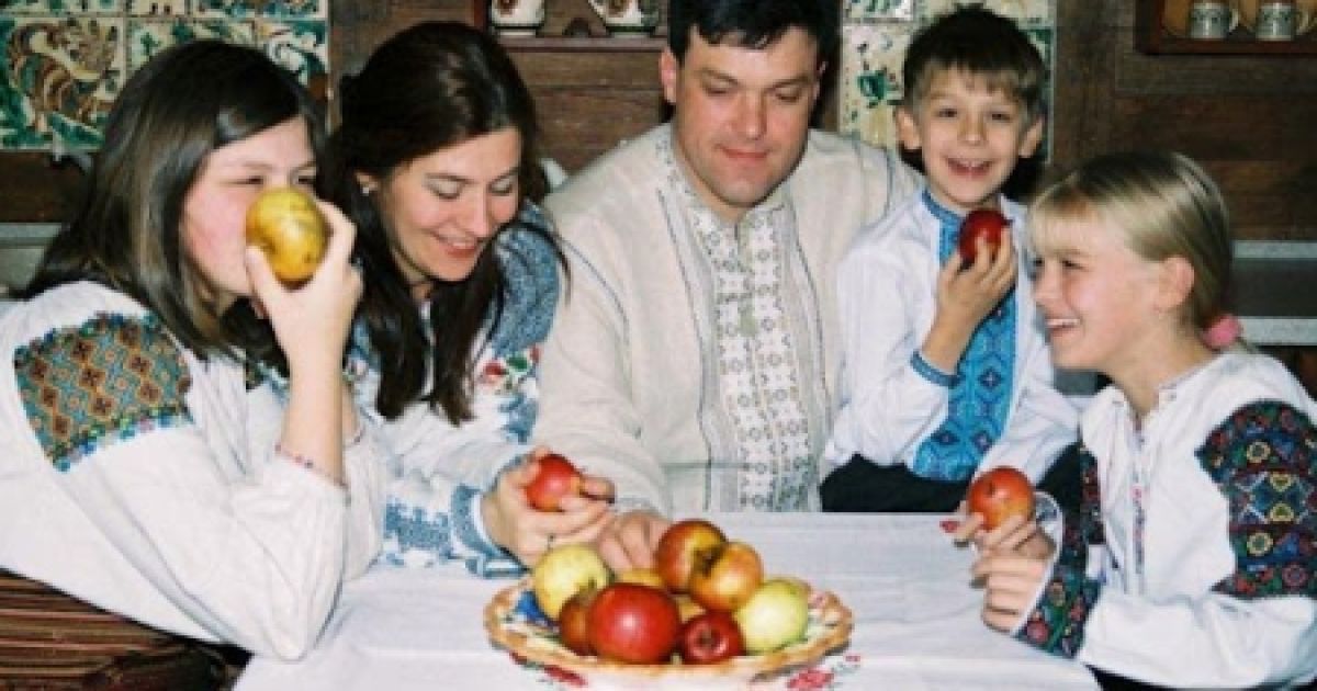 Тягнибок відправить сина до табору