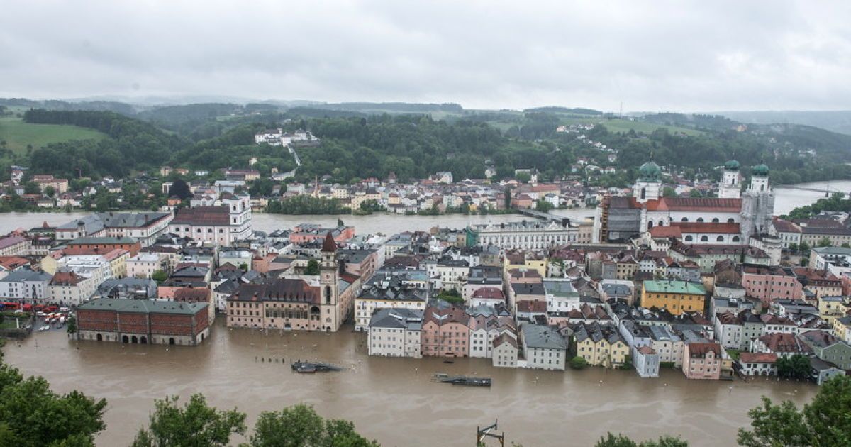 Європа потерпає від повеней / © Фото EPA/UPG