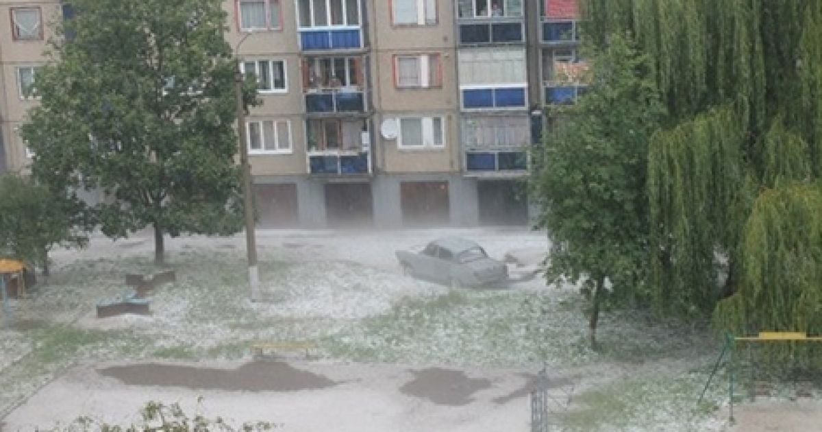 Івано-Франківськ засипав крупний град / © vk.com/typical_if