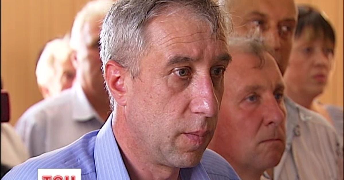 Засуджений вчитель має виплатити постраждалим 90 тис. гривень.