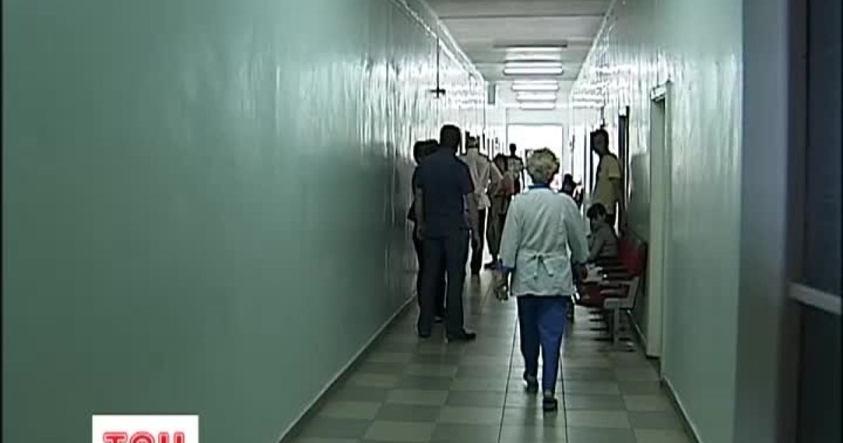 Медика ледве не вбили просто в лікарні