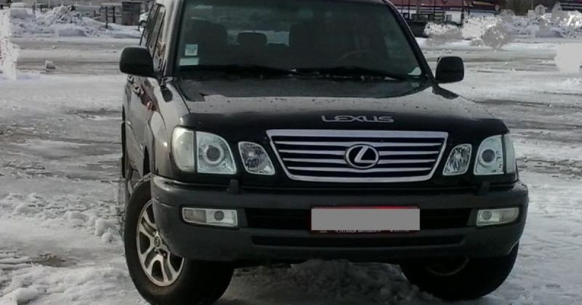Водій Lexus так розізлився, що вирішив наздогнати маршрутника. Ілюстрація