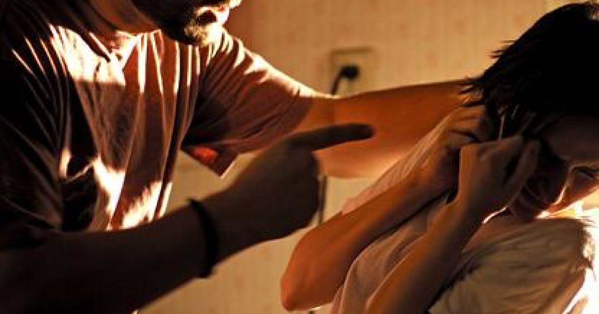 Більшість жінок після зґвалтування до правоохоронців не звертаються