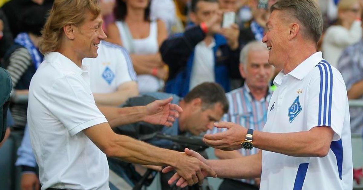 Блохін вітається з Карпіним перед грою / © fcdynamo.kiev.ua