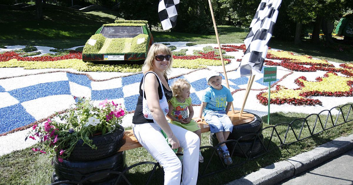 У столиці відкрили виставку "зелених" машин / © kievcity.gov.ua