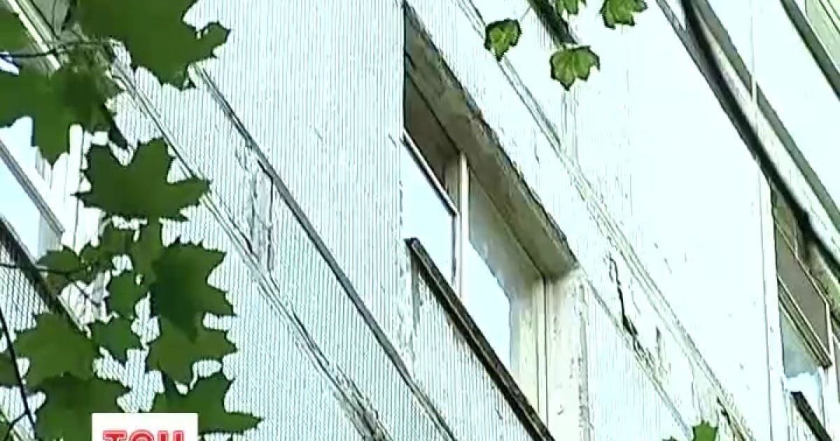 "Дощ" із фекалій полився в одній із багатоповерхівок