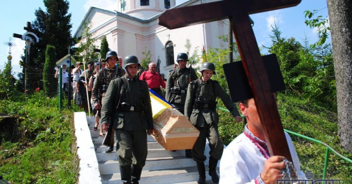 Урочисте перепоховання останків вояків Першої Української дивізії СС "Галичина"