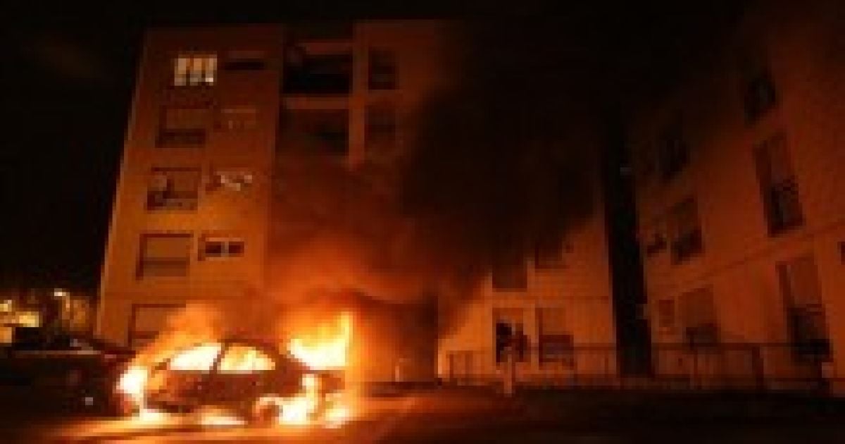 За неофіційними даними, згоріла машина Юрія Перести