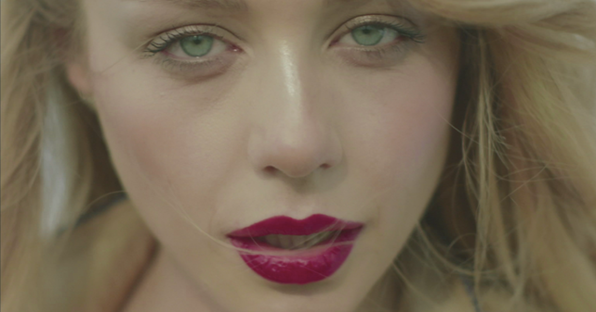 Кароль записала відео на пісню "Помню"