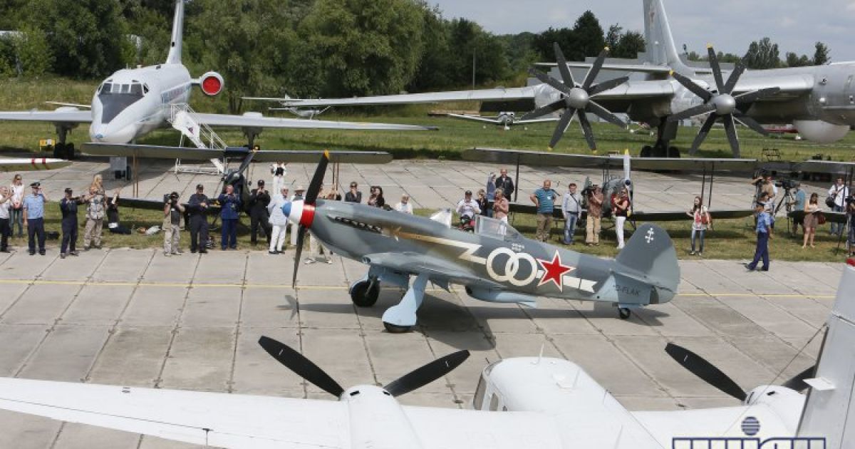 Колекцію британського принца продемонстрували у "Жулянах" / © УНІАН