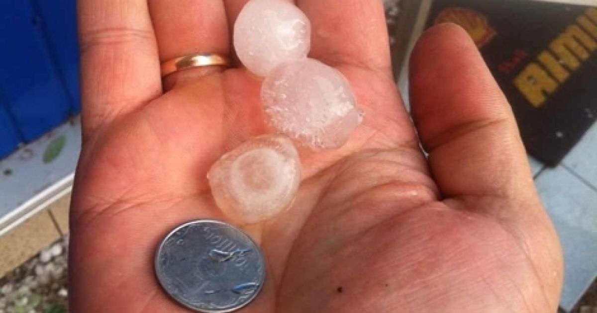 Івано-Франківськ засипав крупний град / © vk.com/typical_if