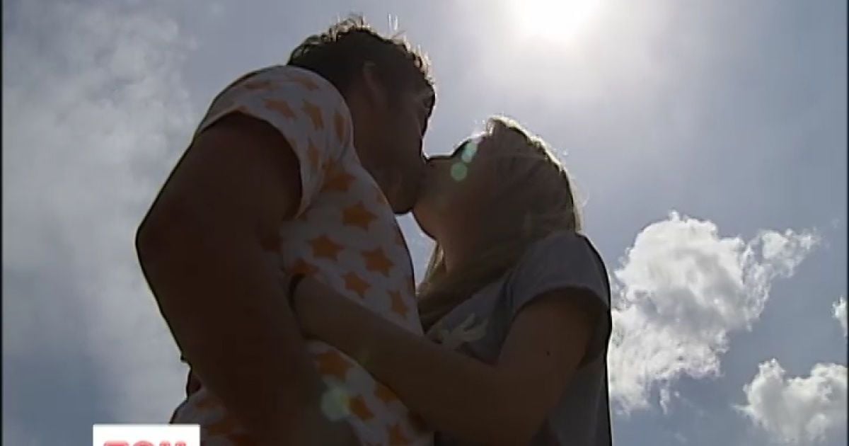 Поцілунки поліпшують кровообіг і спалюють зайву вагу – вчені