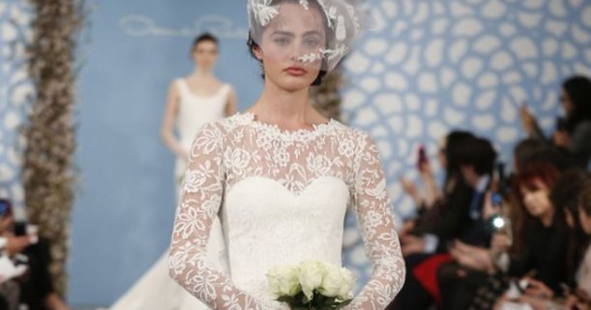 Oscar de la Renta показали ніжну колекцію весільних суконь