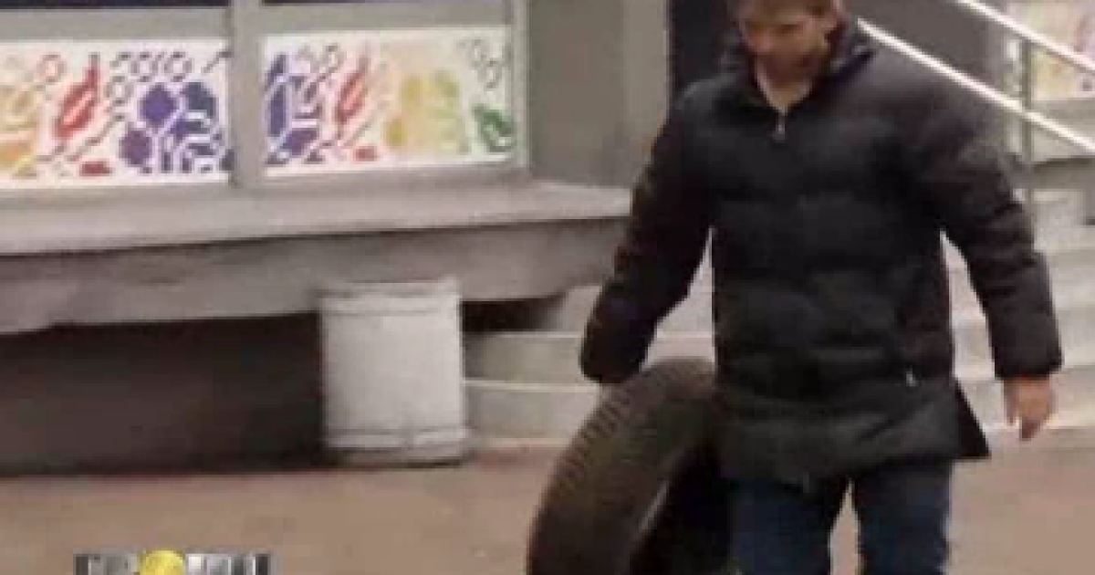 "Гроші" віднесли в "Укравтодор" пробите колесо