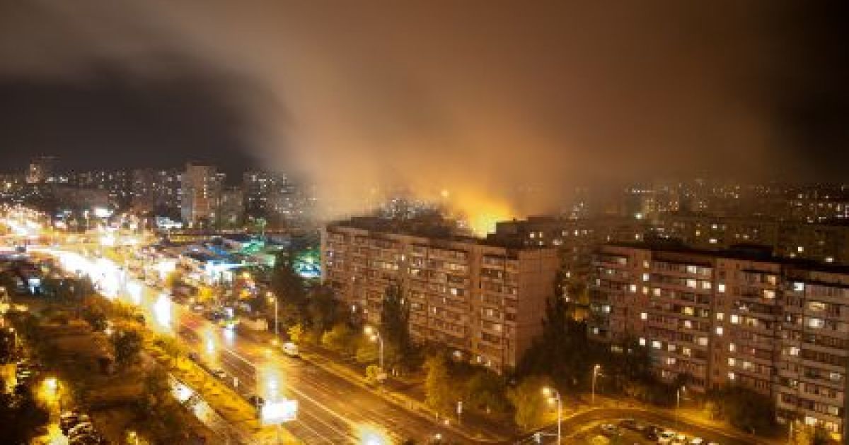 У Києві палає ринок на Героїв Дніпра