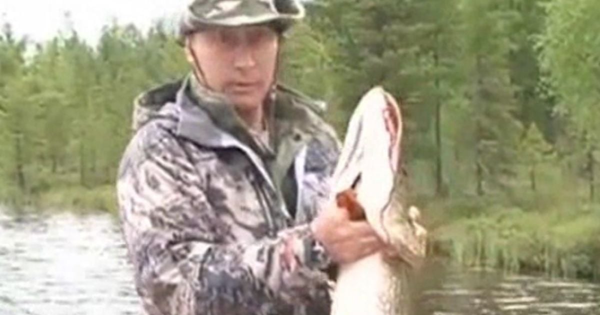 Путін похвалився впійманою велетенською щукою. / © kremlin.ru