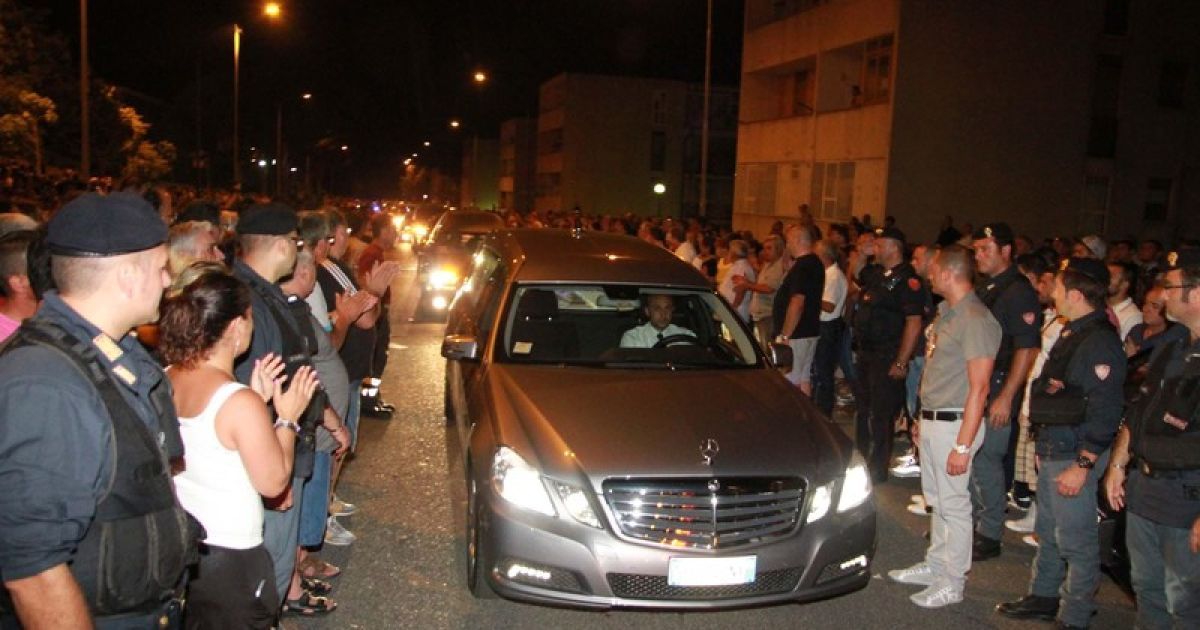 Сьогодні почнуть ховати перших жертв ДТП в Італії / © http://twitter.com/mrskutcher