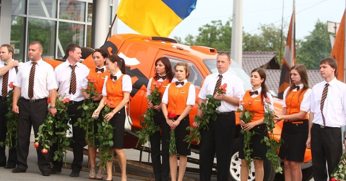 Попрощатися з Вадимом Нестерчуком прийшли друзі, колеги та прості люди / © gazeta.ua