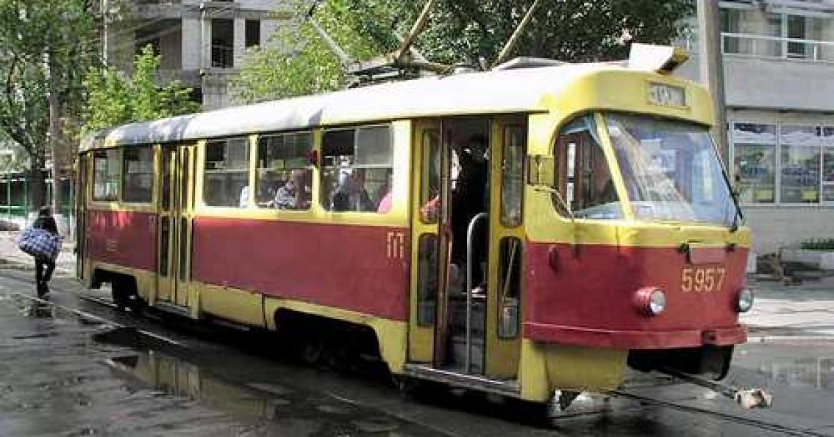 Одеські екстремісти біля готелю "Промінада" захопили трамвай