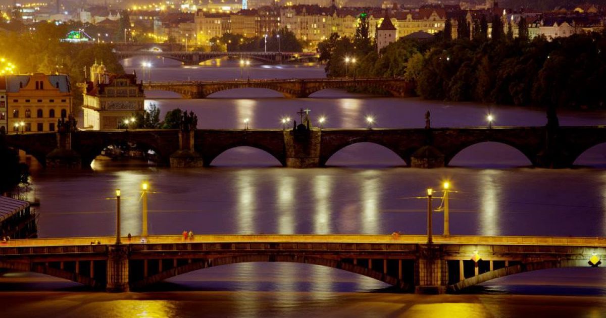 У Чехії пік повені рушив на північ / © facebook.com/Miluju Prahu