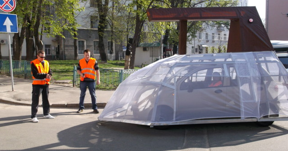 Для створення арт-об'єкту художник пожертвував власне авто