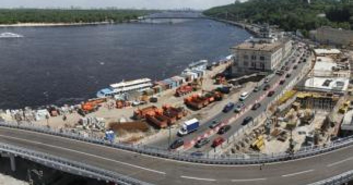 На площі відкрили рух через тунель