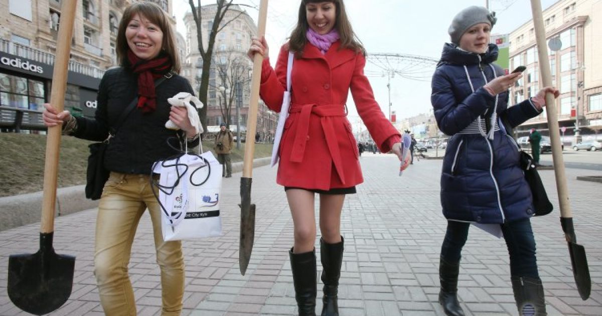 До Дня Києва лавочки обіцяють повернути