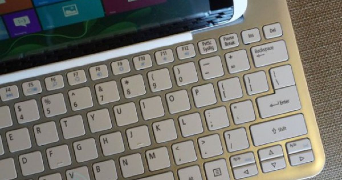 Iconia W3 / © engadget.com