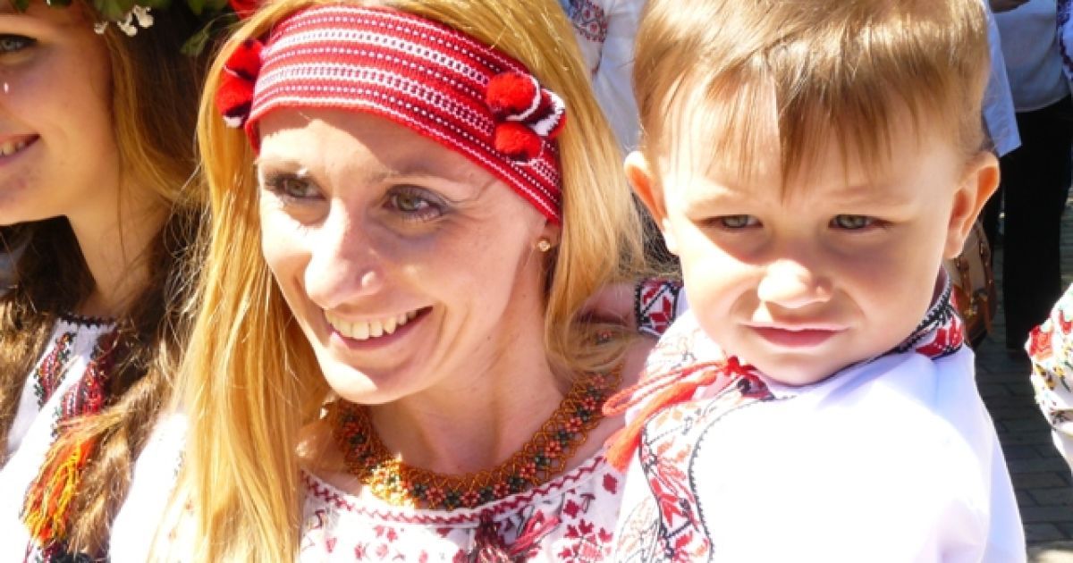 Українці зібрались на парад вишиванок