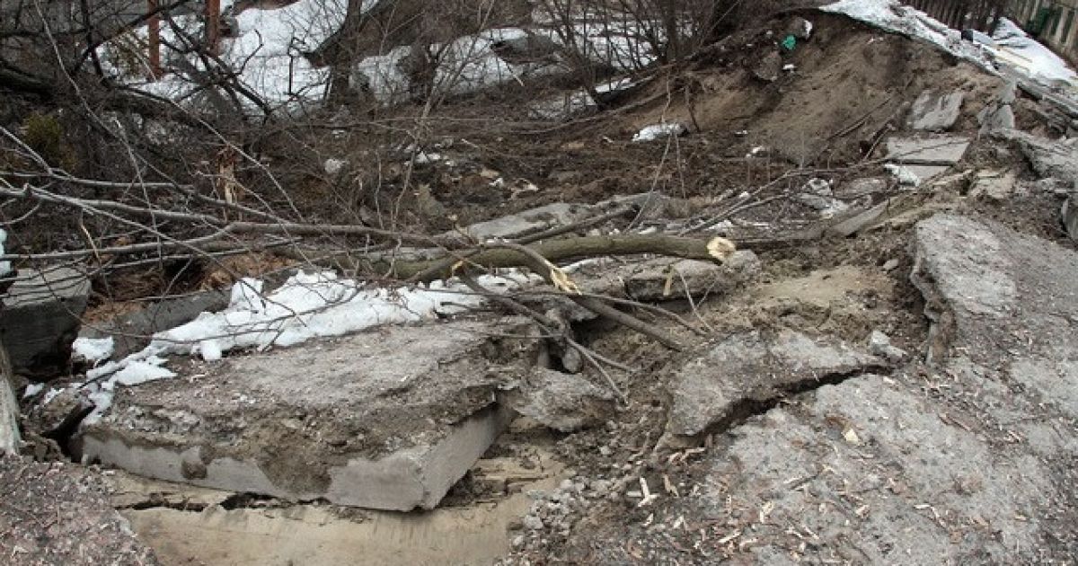 У Києві знову обвалилася земля