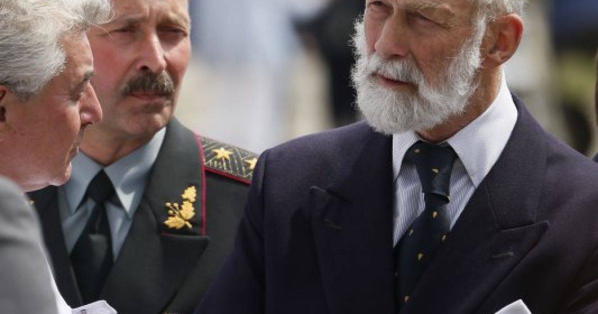 Британський принц Майкл Кентський прибув до Києва на ретро-літаку / © УНІАН