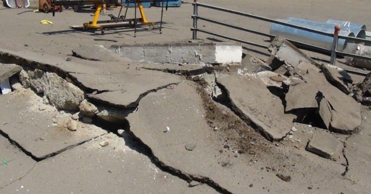 Після вибуху на заправці піднявся асфальт - дивіться детальніше у ТСН