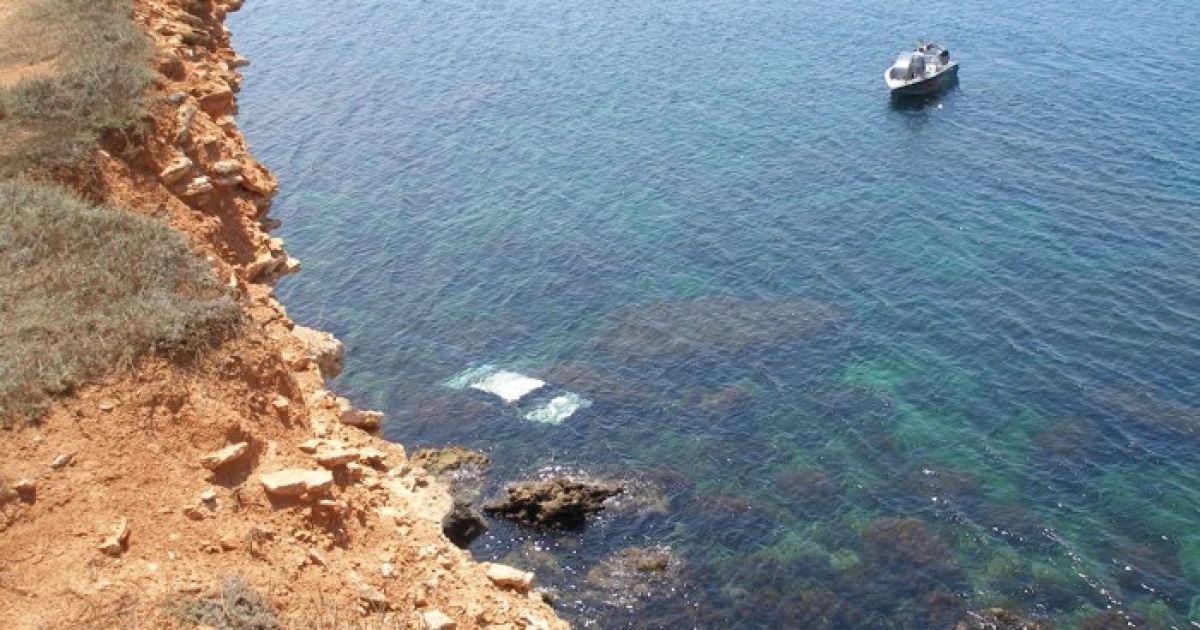 Машина пішла під воду.