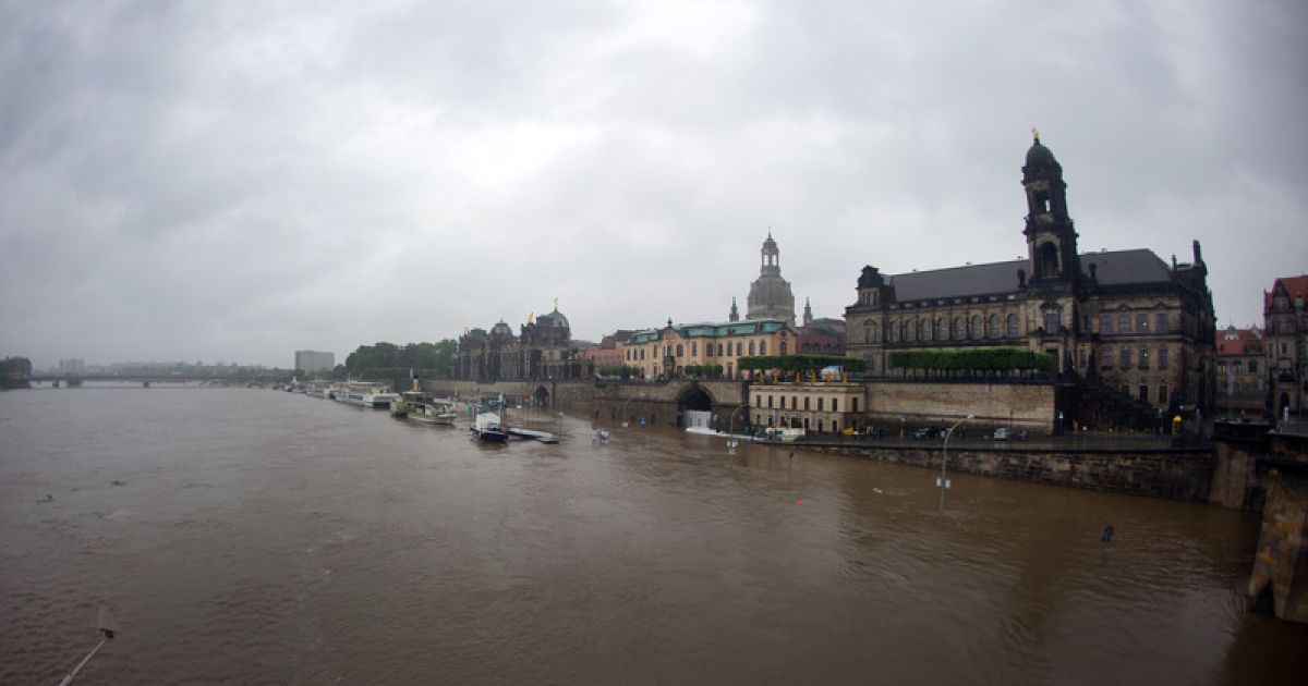 Європа потерпає від повеней / © Фото EPA/UPG